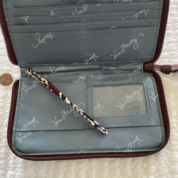 Vera Bradley Y2K Floral Brown and Gray Quilted Women's Wallet Wristlet. - Picture 3 of 3